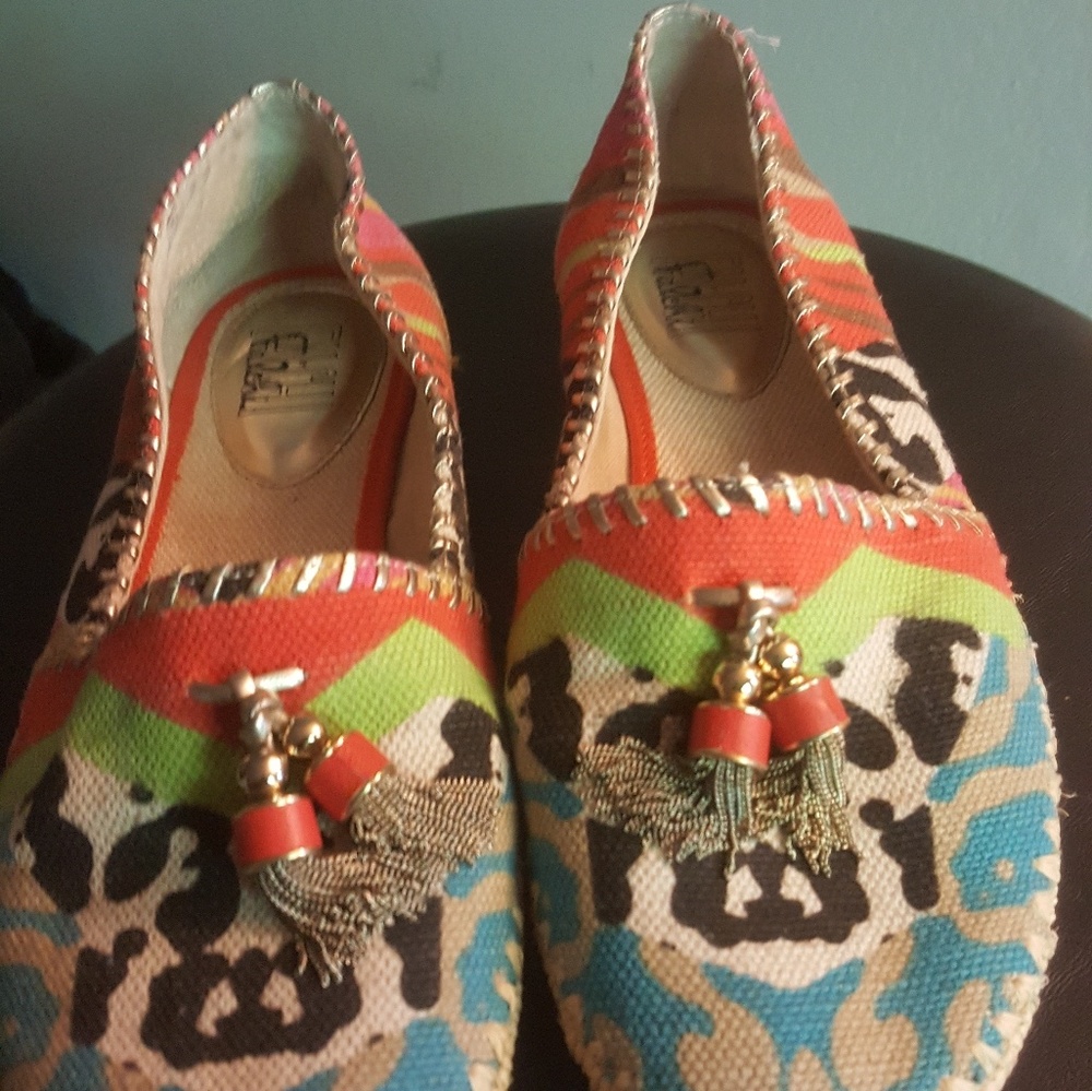 Shoe - Picture 2 of 4